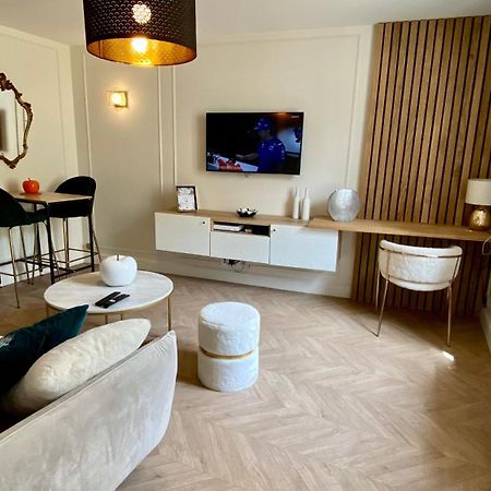 Superbe Appartement Terrasse Et Parking Gratuit Auxerre Exteriör bild