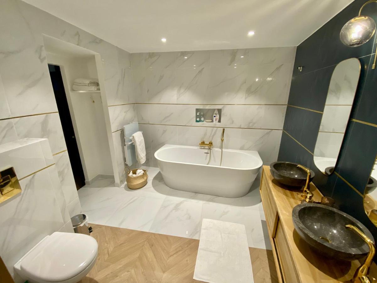 Superbe Appartement Terrasse Et Parking Gratuit Auxerre Exteriör bild