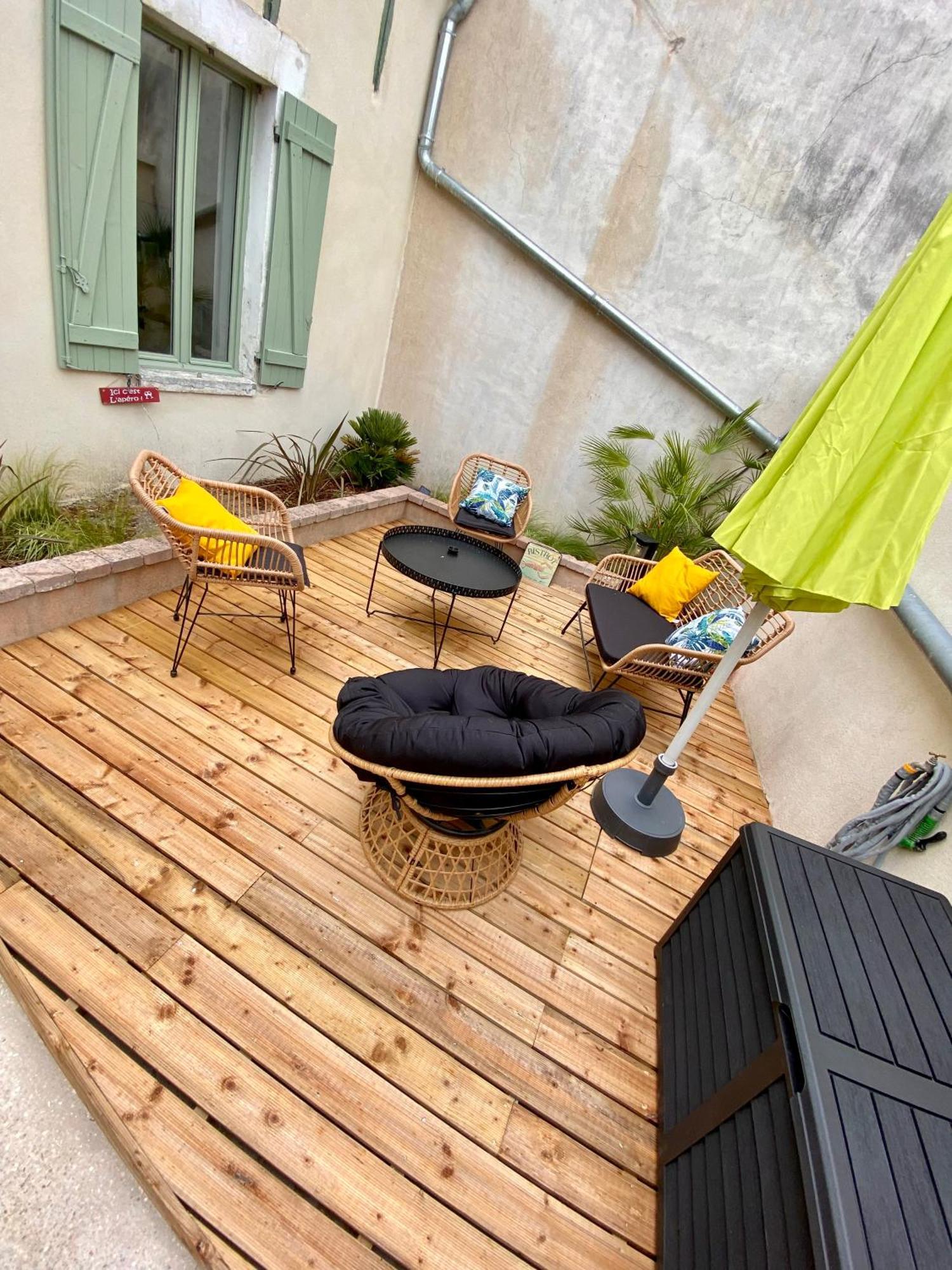 Superbe Appartement Terrasse Et Parking Gratuit Auxerre Exteriör bild